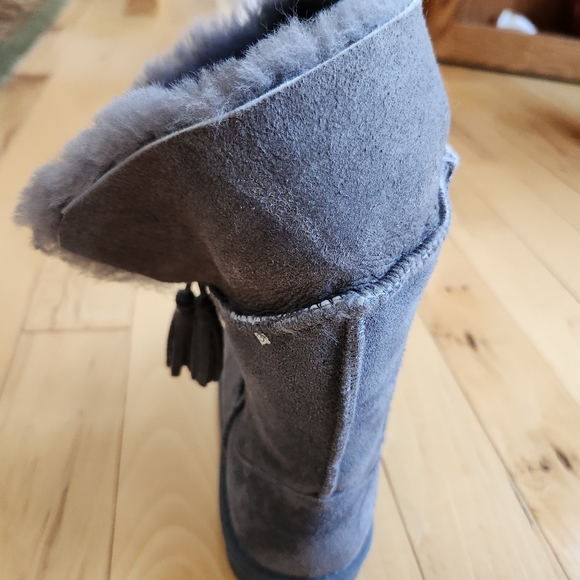 NEW ASPEN Ladies Suede Real Sheepskin Booties. Color- Charcoal, Size 7-8 - Picture 9 of 13